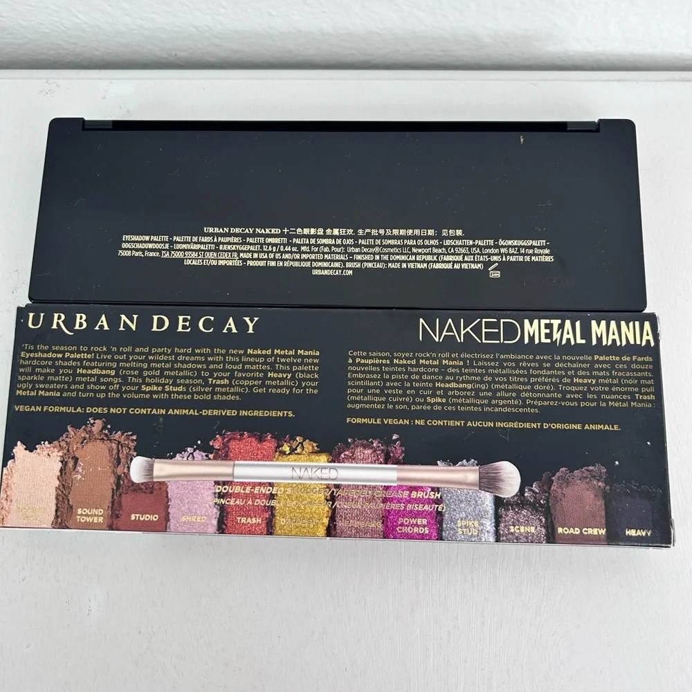 Urban Decay Naked Metal Mania 12 Eye Shadow Palette with double side applicator